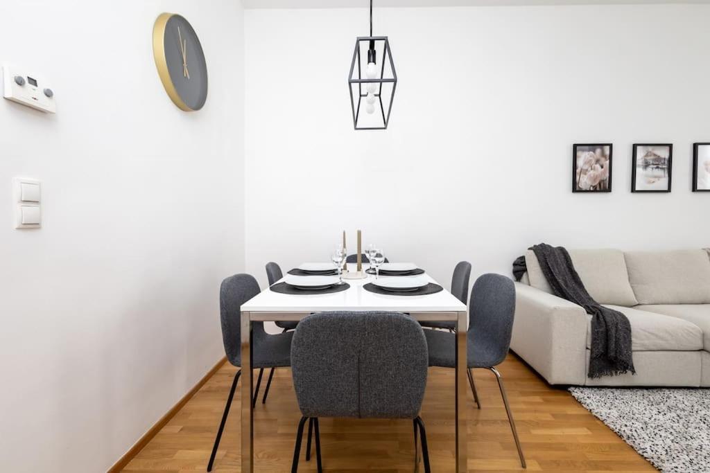 Orestaliving - 2Br On The Danube Canal Vienna Exterior photo