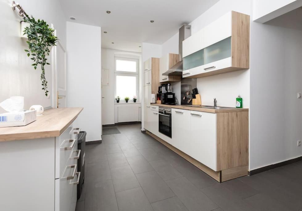 Orestaliving - 2Br On The Danube Canal Vienna Exterior photo