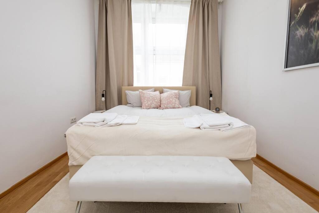 Orestaliving - 2Br On The Danube Canal Vienna Exterior photo